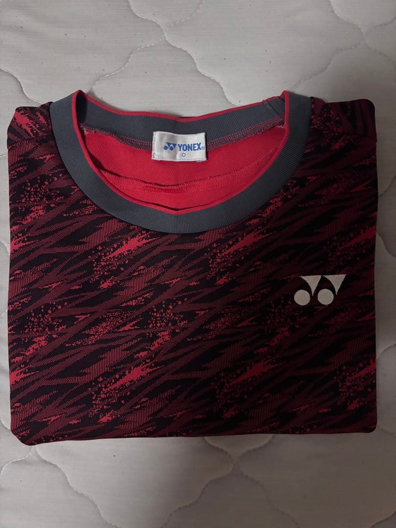 YONEX バドミントンシャツ 赤黒