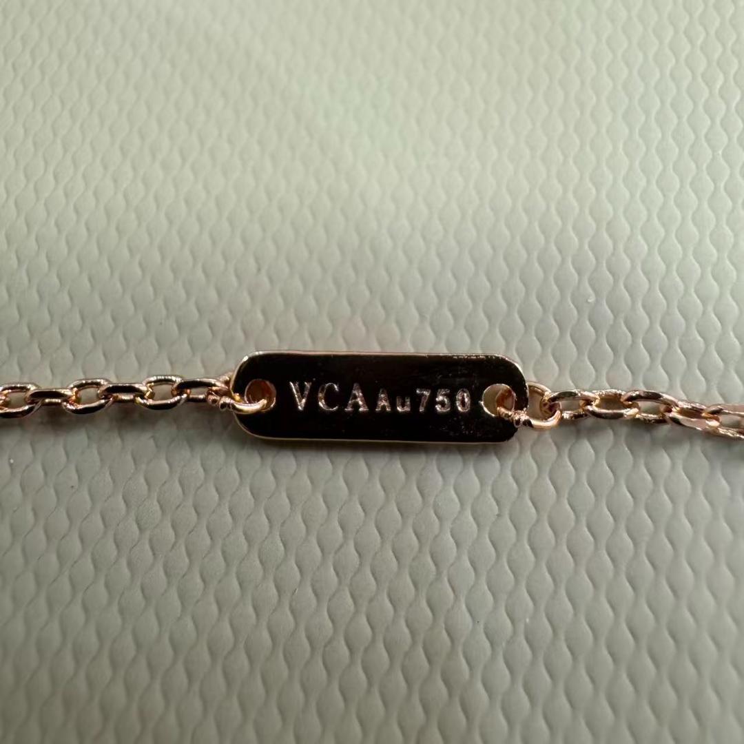 Van Cleef & Arpels 四つ葉のクローバーネックレス