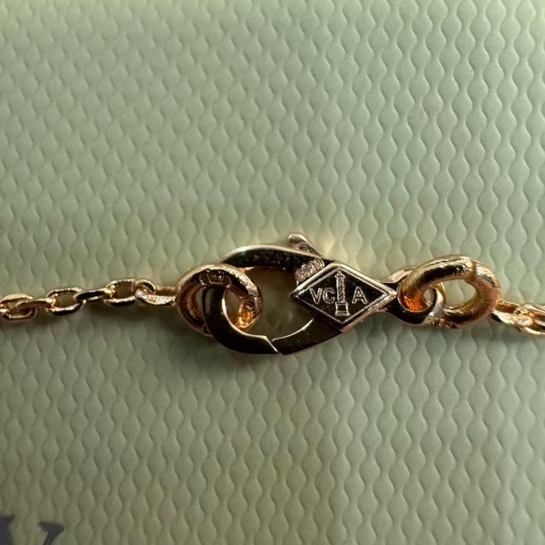 Van Cleef & Arpels 四つ葉のクローバーネックレス