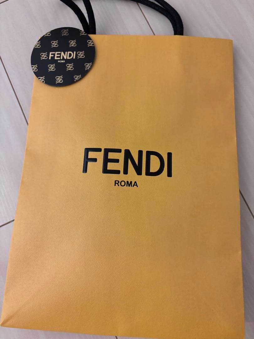 FENDI ニット帽 ビーニー ロゴ入り