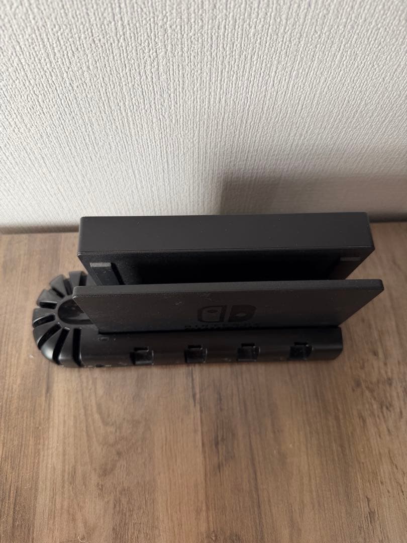 Nintendo switch 本体 ジョイコン2個 周辺機器おまけ