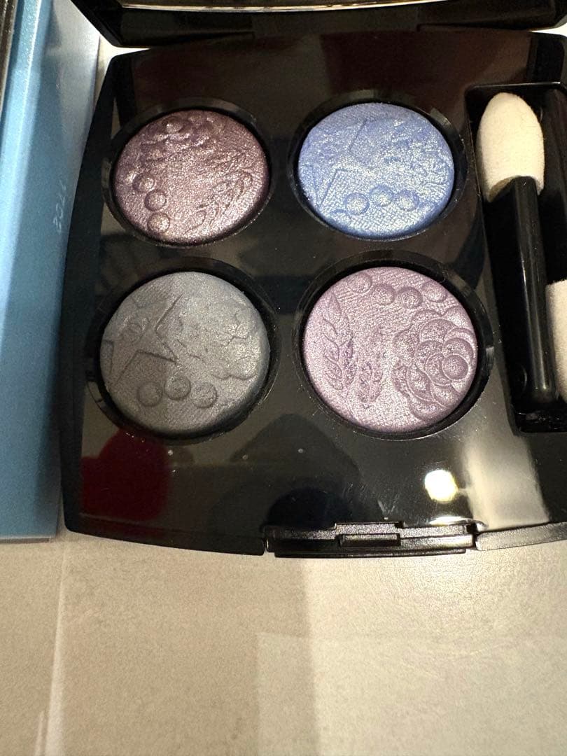 CHANEL 2025ホリデー限定 レキャトルオンブル397 美品