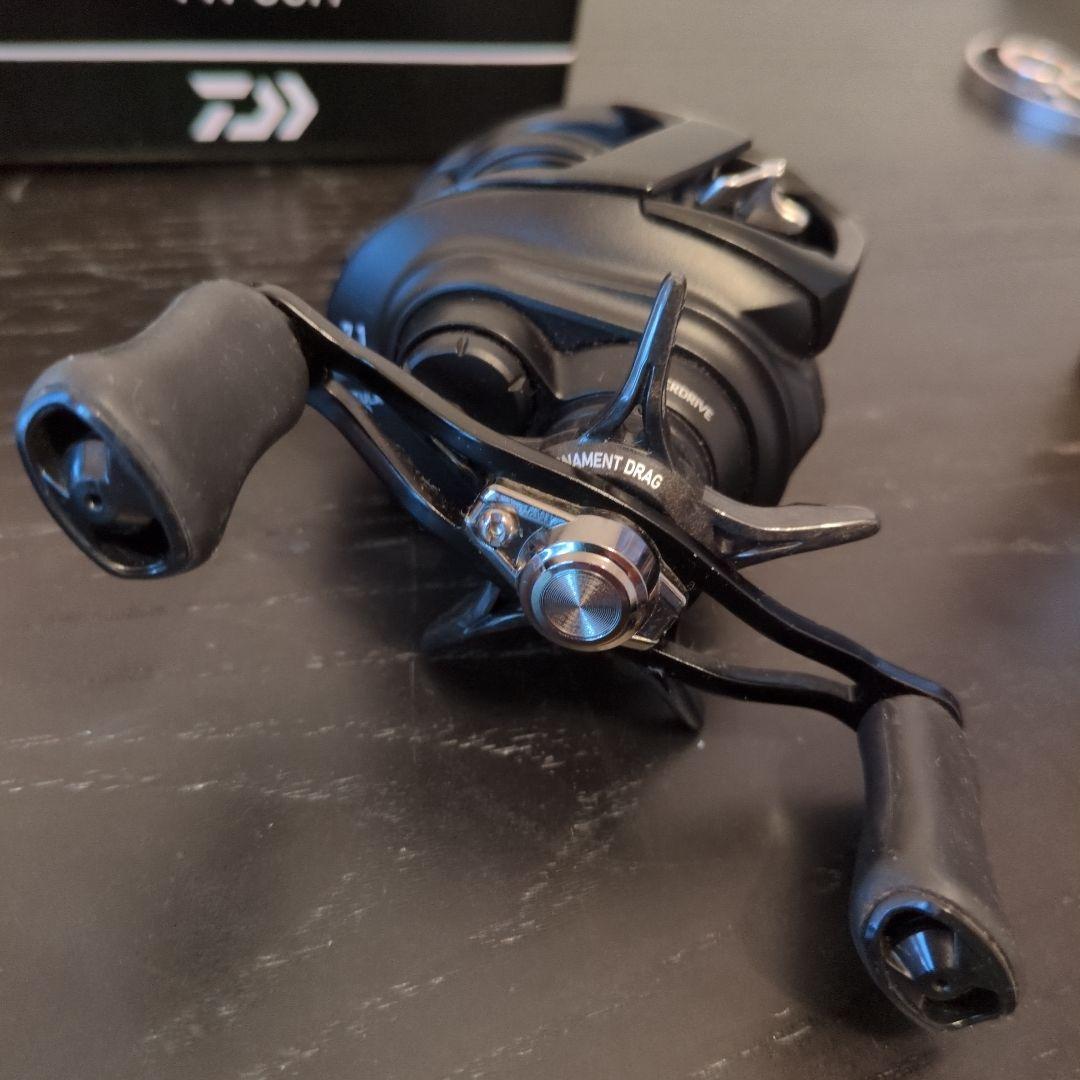 ONE　TATULA TW 80H ベイトリール ブラック