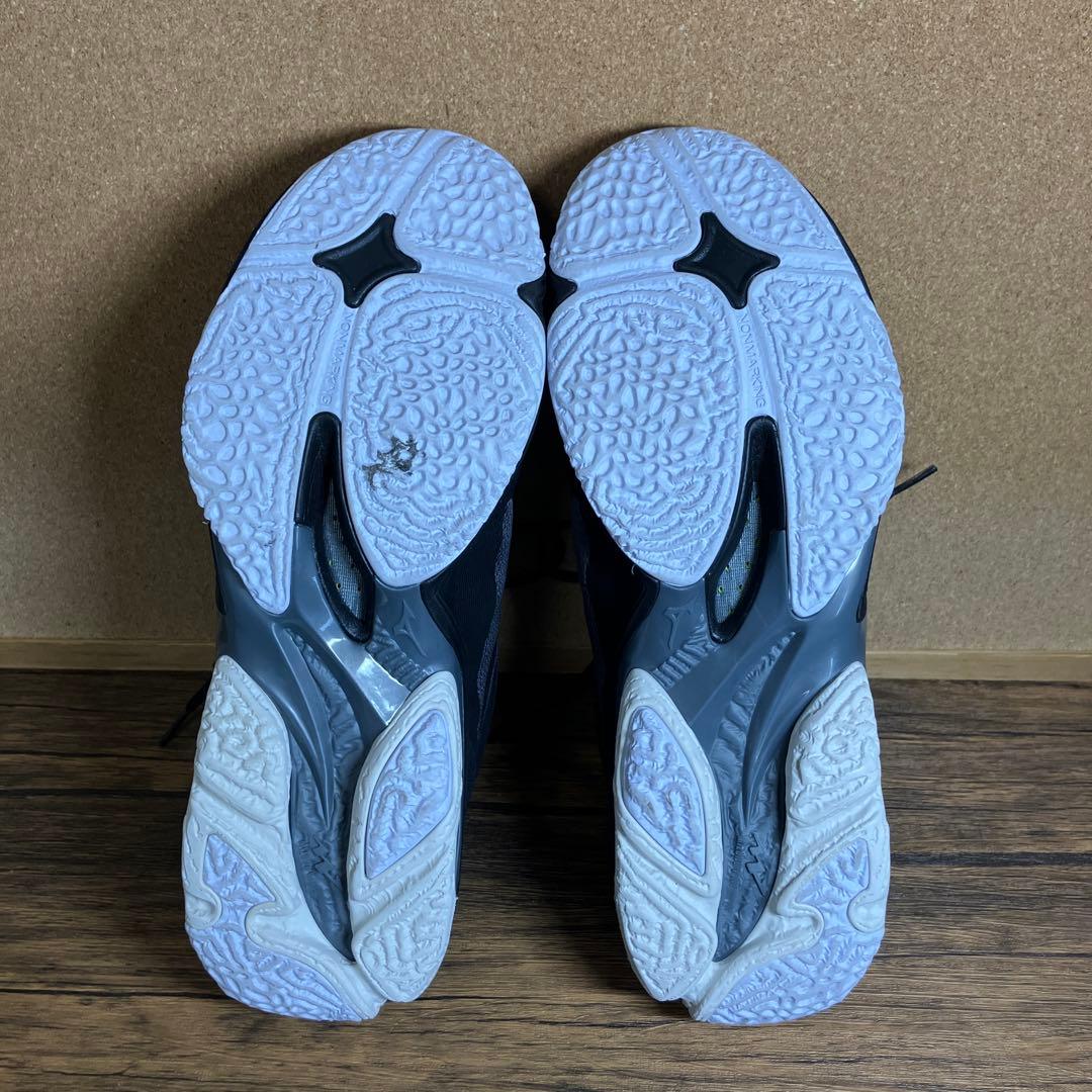 （K26198）ミズノ WAVE LIGHTNING バレーボール 29.5㎝