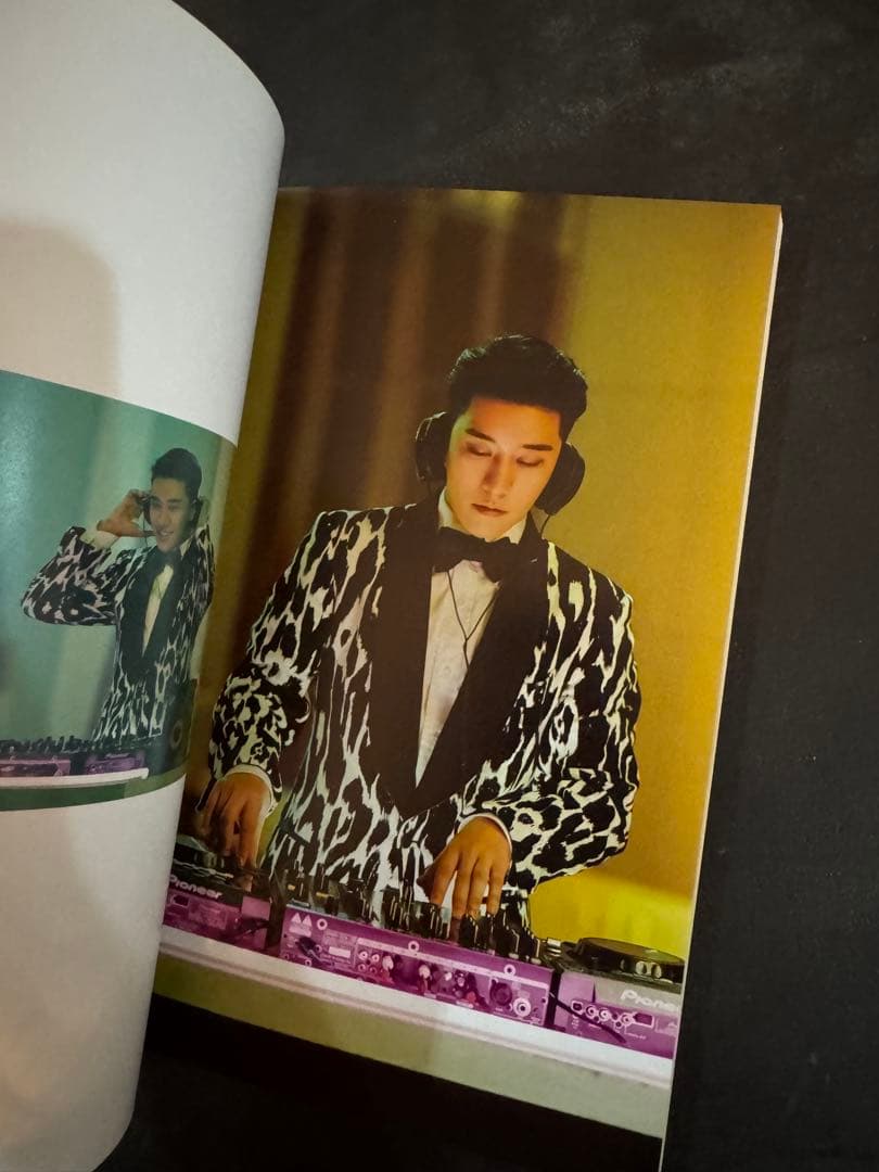 THE GREAT SEUNGRI スンリ　VI BIGBANG 写真集