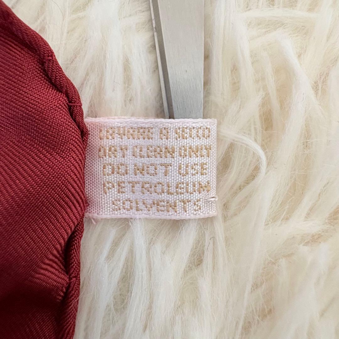 GUCCI 大判シルクスカーフ　花柄　ヴィンテージ　イタリア製　絹100% 赤系