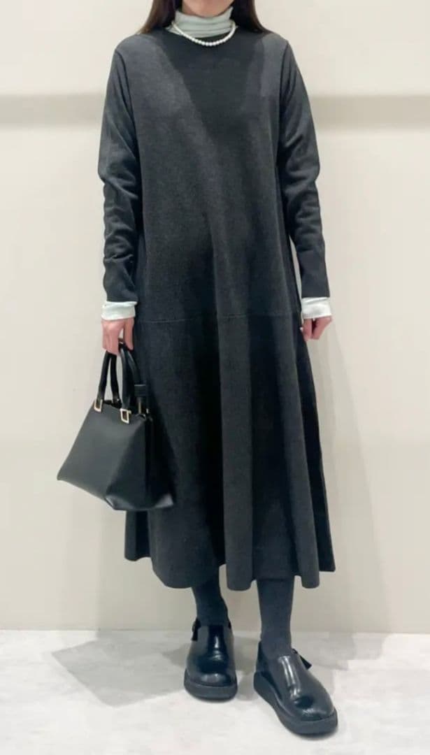 ★新品タグ付き★ マイビューティニット フレアワンピース UNFILOチャコール