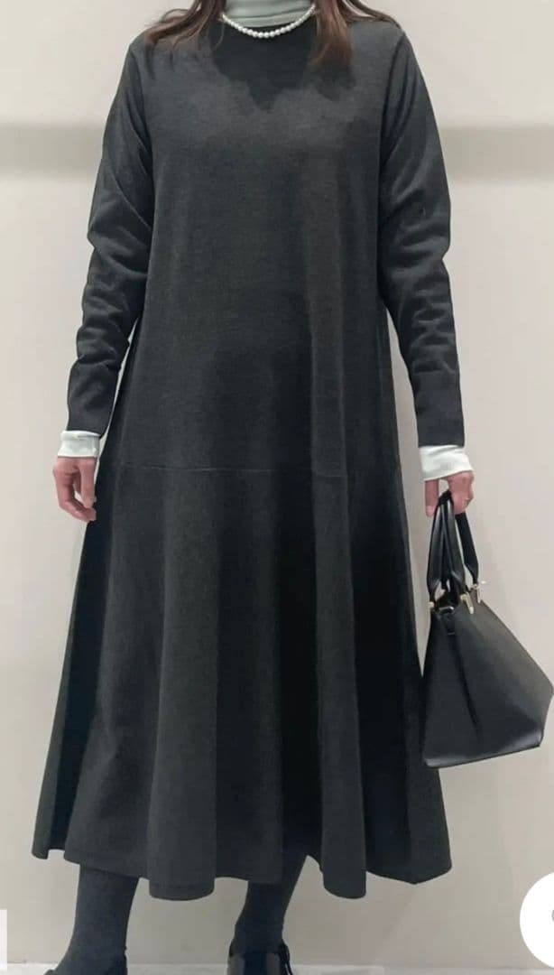 ★新品タグ付き★ マイビューティニット フレアワンピース UNFILOチャコール