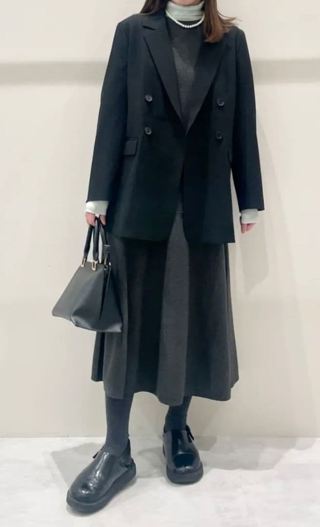 ★新品タグ付き★ マイビューティニット フレアワンピース UNFILOチャコール