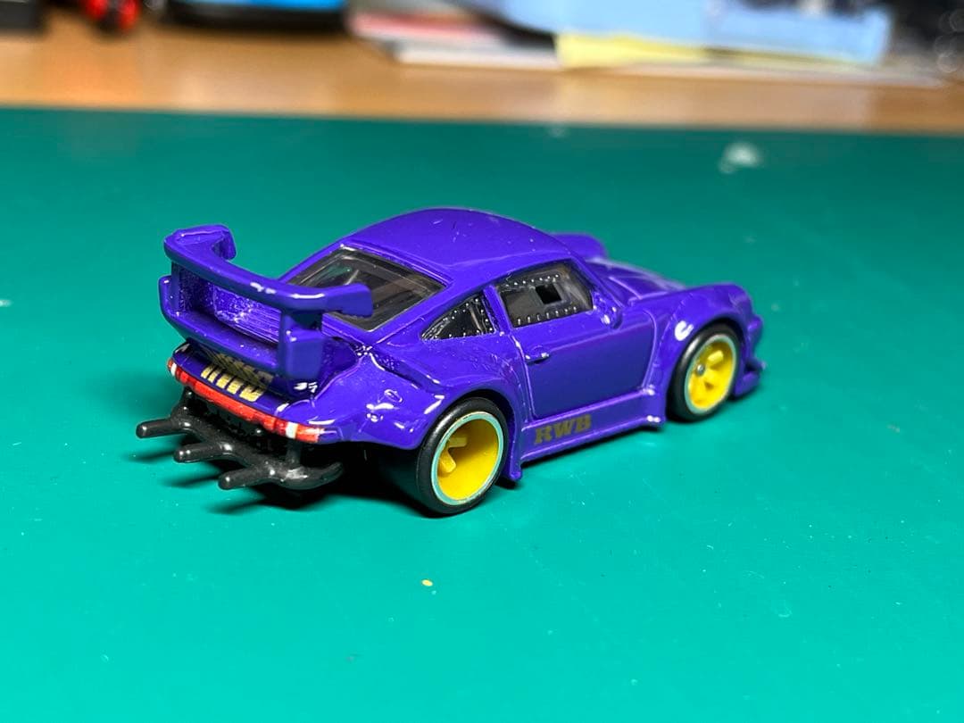 ホットウィール ポルシェ 930 RWB チームトランスポート限定カラー