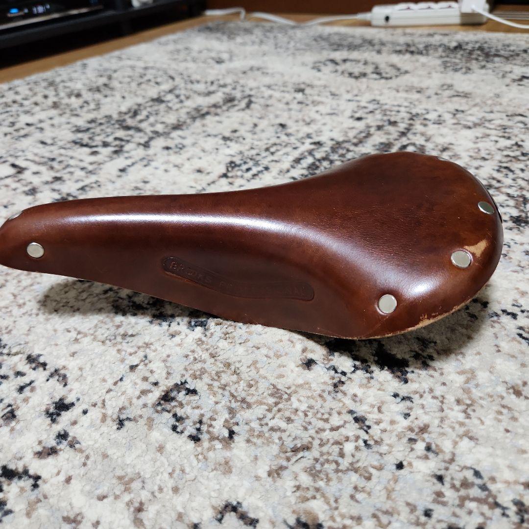 BROOKSレザーサドル