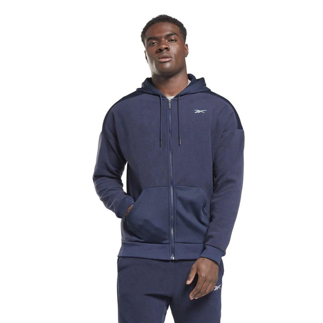 新品未使用Reebok ネイビーフルジップパーカー　ストレッチカーゴセットアップ