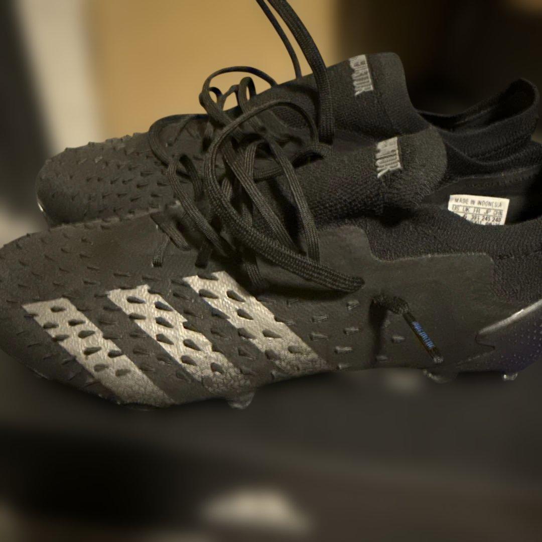 adidas ブラック サッカーシューズスパイク