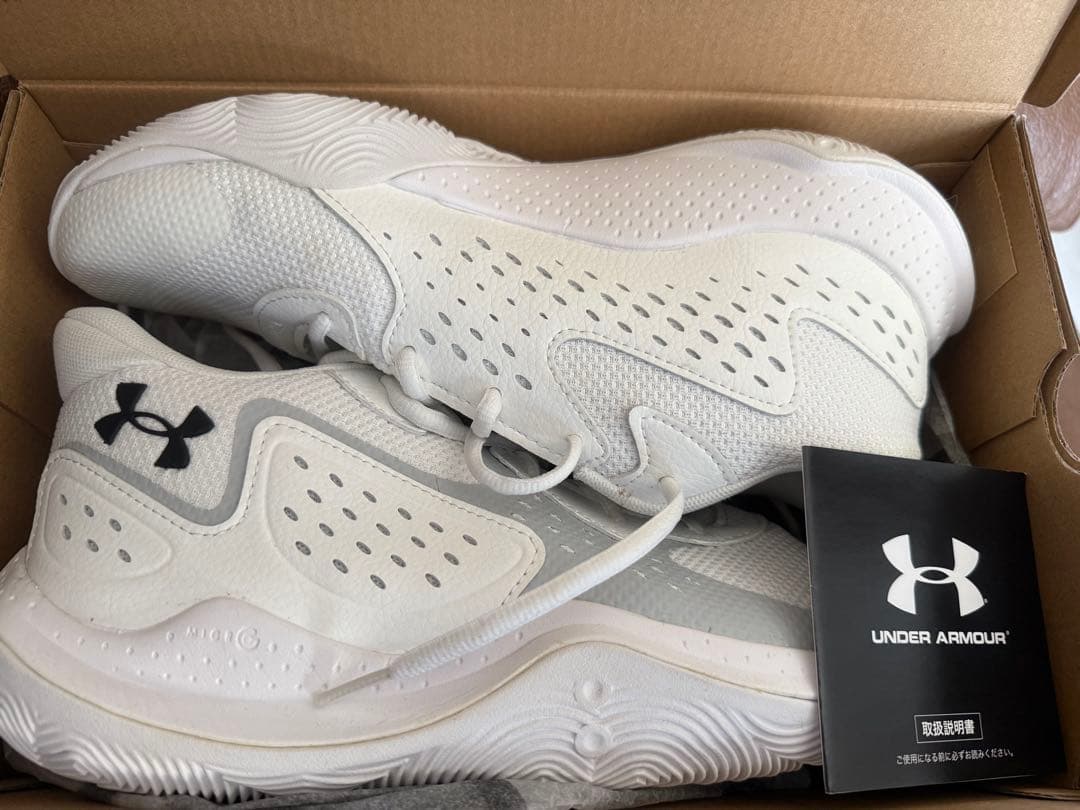 UNDER ARMOUR バスケットボールシューズ ホワイト　27.0センチ