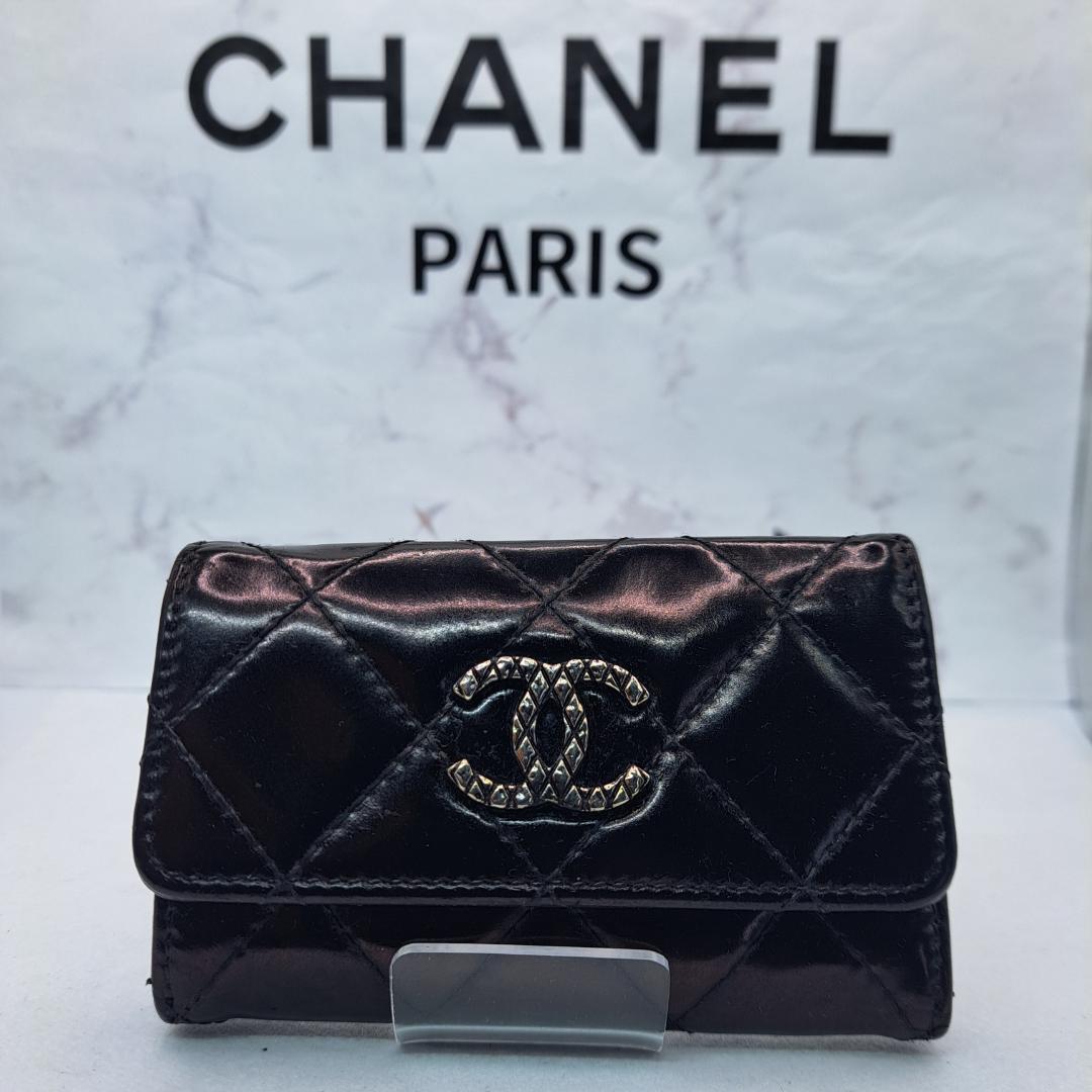 CHANEL キルティング　エナメル　キーケース　ブラック（マロン）