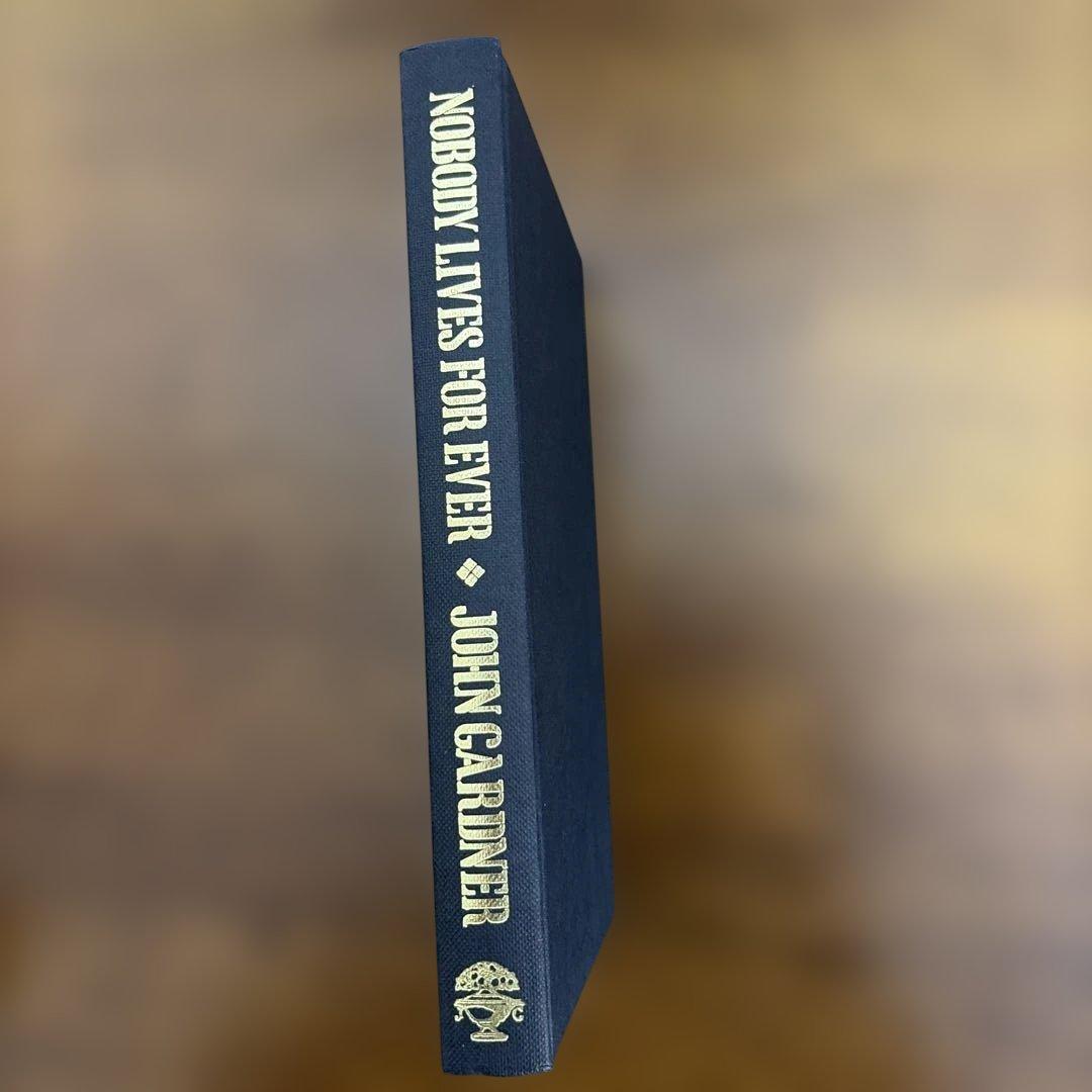 洋書 Nobody Lives For Ever SIGNED BY AUTHOR