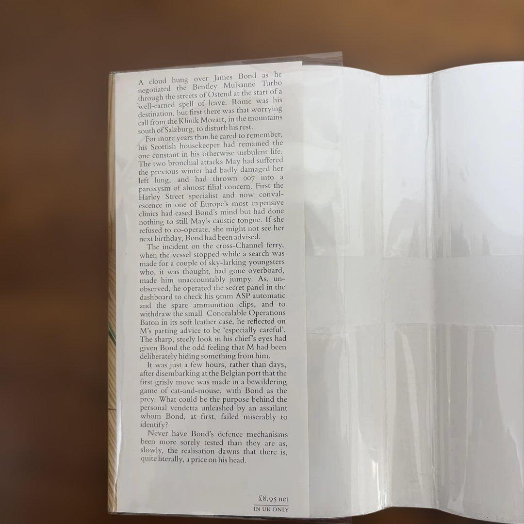 洋書 Nobody Lives For Ever SIGNED BY AUTHOR