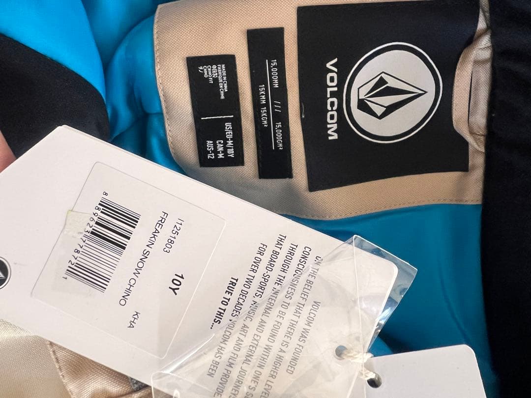 新品 VOLCOM ボルコム スキーウェア 140 130 10Y