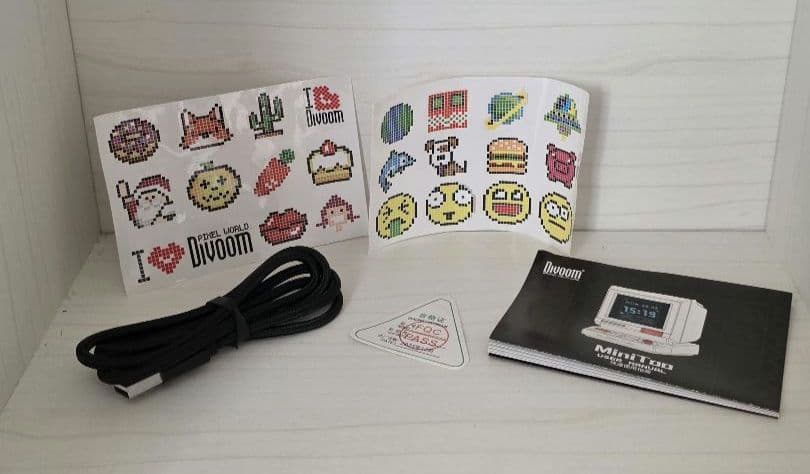 Divoom MiniToo レトロピクセル　Bluetooth　スピーカー