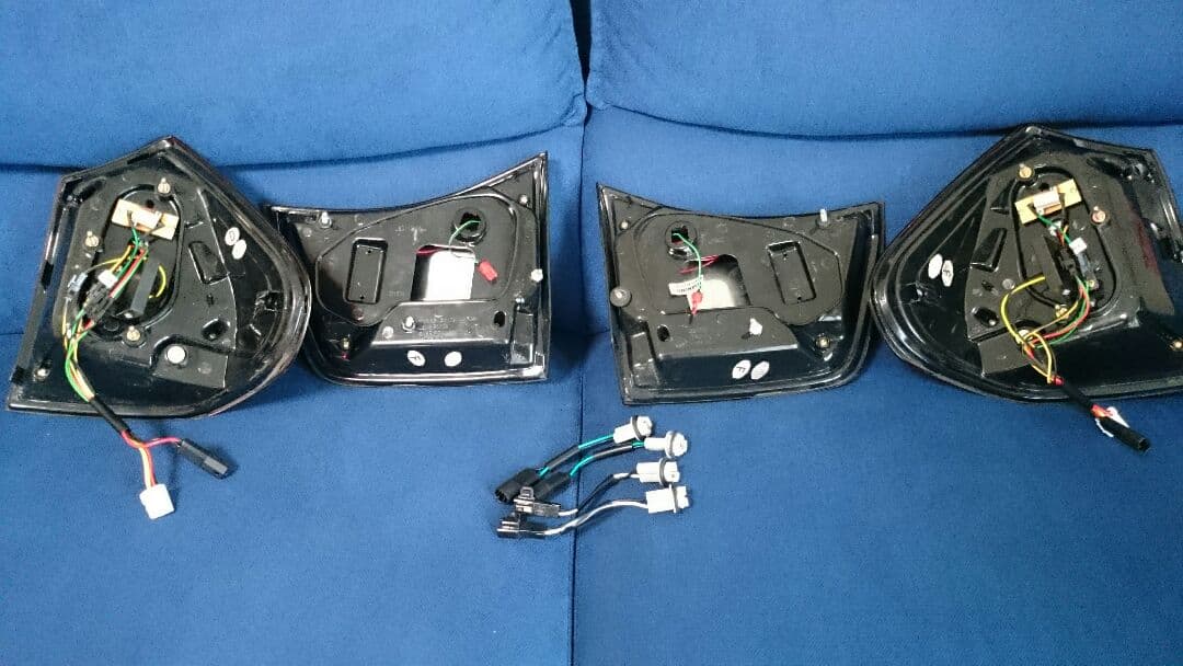 クリスタルアイ ハリアー30系 LEDテールランプ 中古