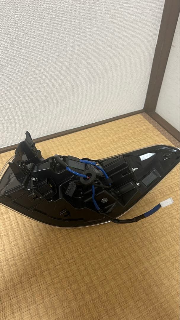 220系クラウン 左テールランプ