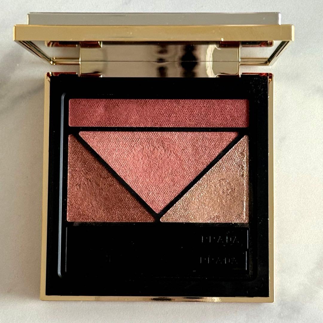 PRADA BEAUTY ダイメンションズ マルチエフェクト アイシャドウ 08