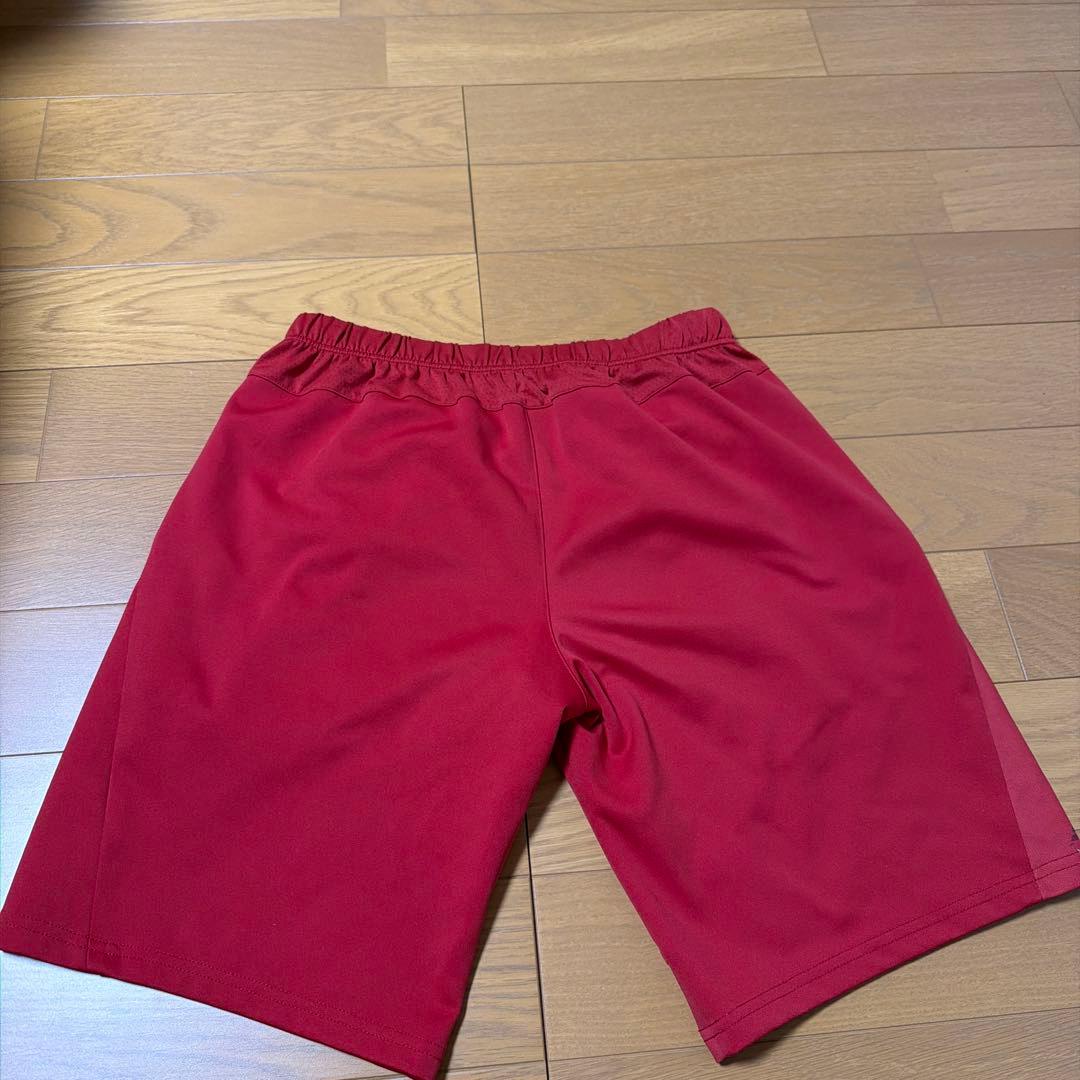 YONEX 赤 ショートパンツ