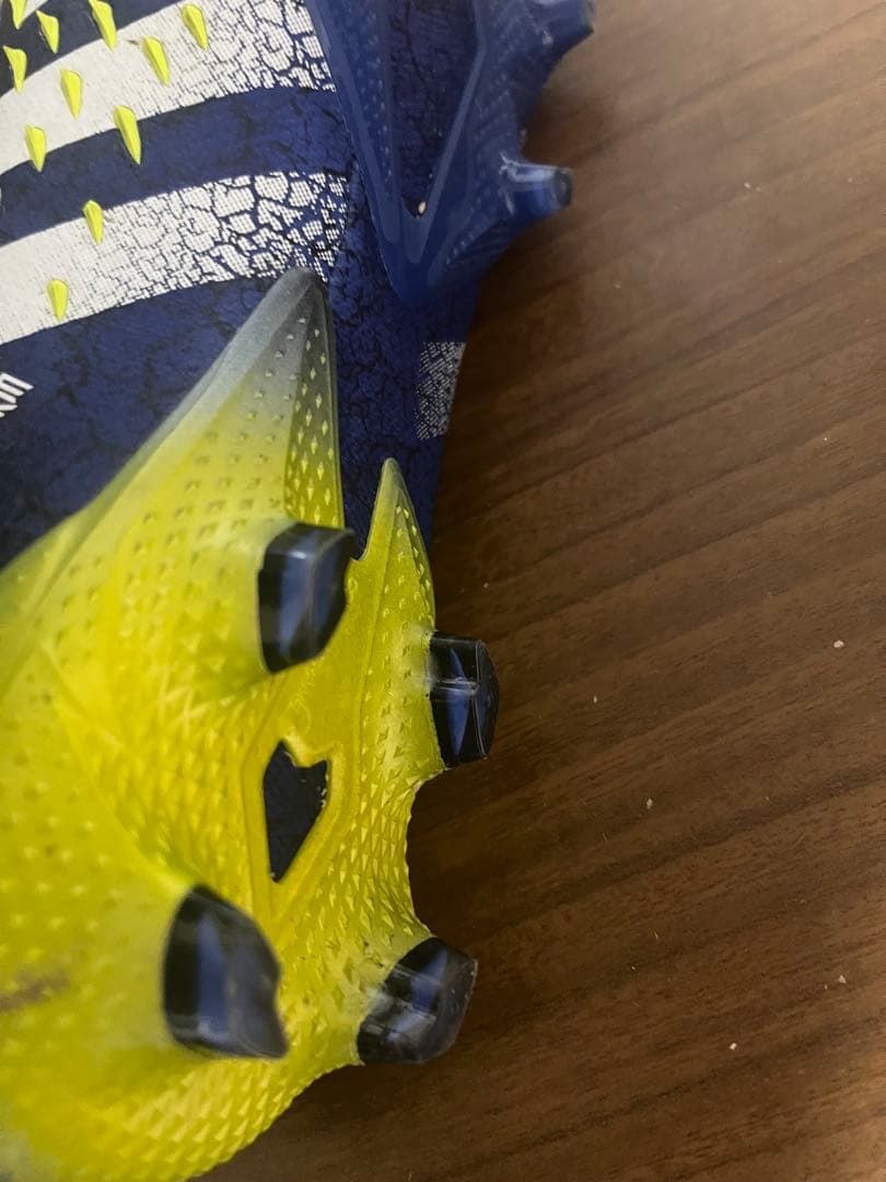 アディダス　プレデター　adidas PREDATOR サッカー　スパイク