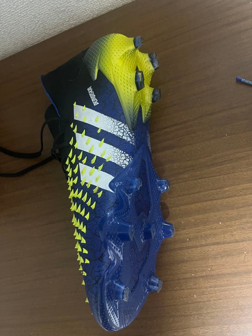 アディダス　プレデター　adidas PREDATOR サッカー　スパイク