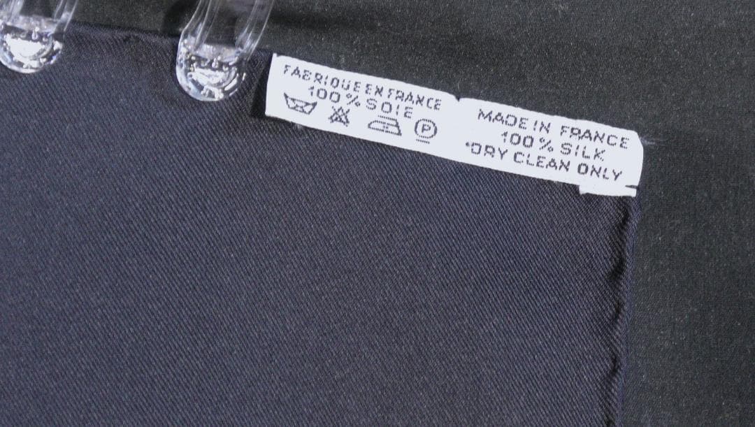 新品未使用品　HERMES エルメス　大判スカーフ　カレ90　 D533