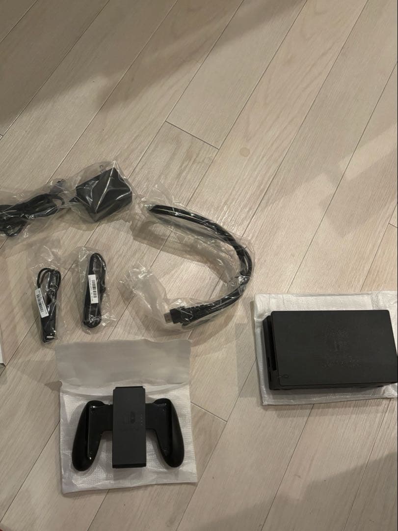 【美品】Nintendo Switch 本体 HAD-S-KABAH