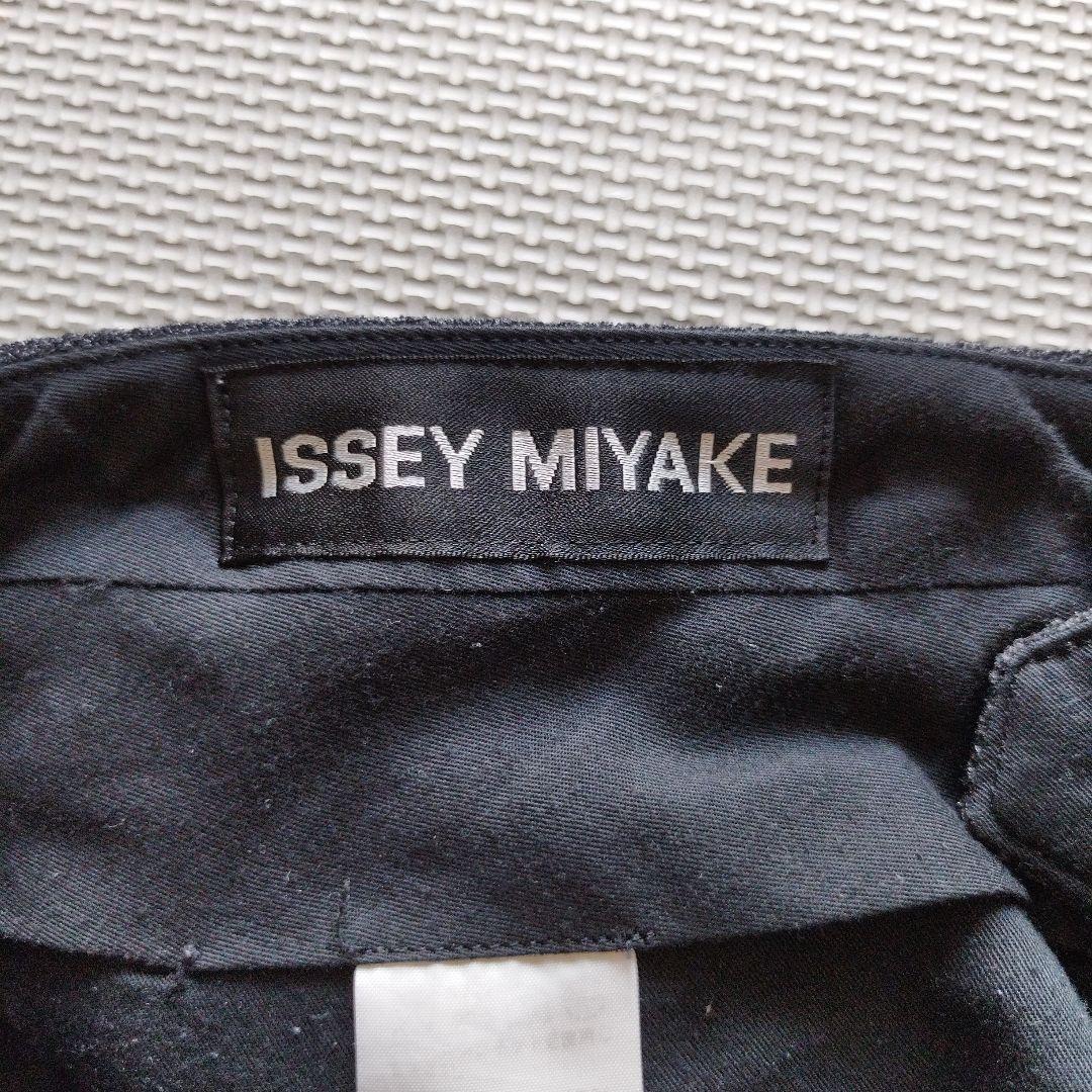 ISSEY MIYAKE　スラックス　イッセイ・ミヤケ　サイズ4　クリーニング済