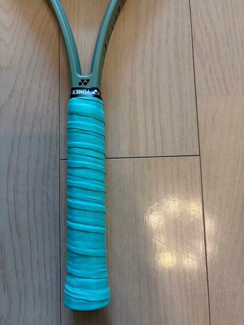 美品YONEX PERCEPT 100D G2 テニスラケット