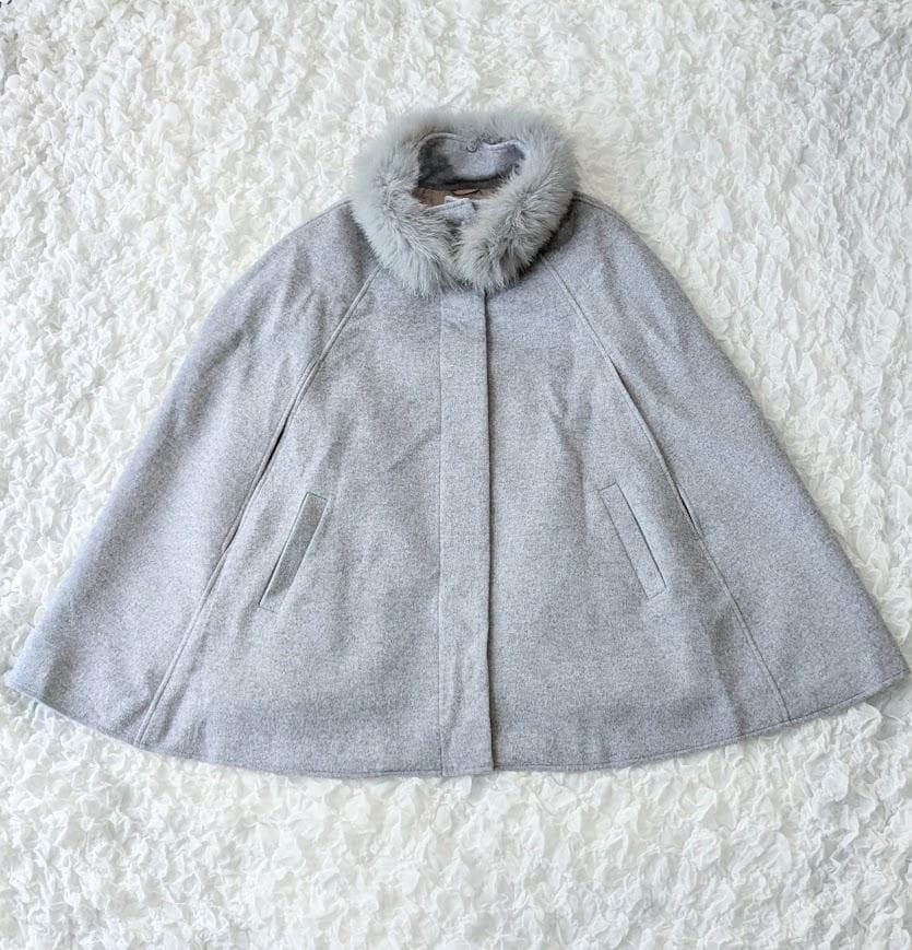 定価32,890円☆RUIRUE BOUTIQUEフォックスファー付ケープコート