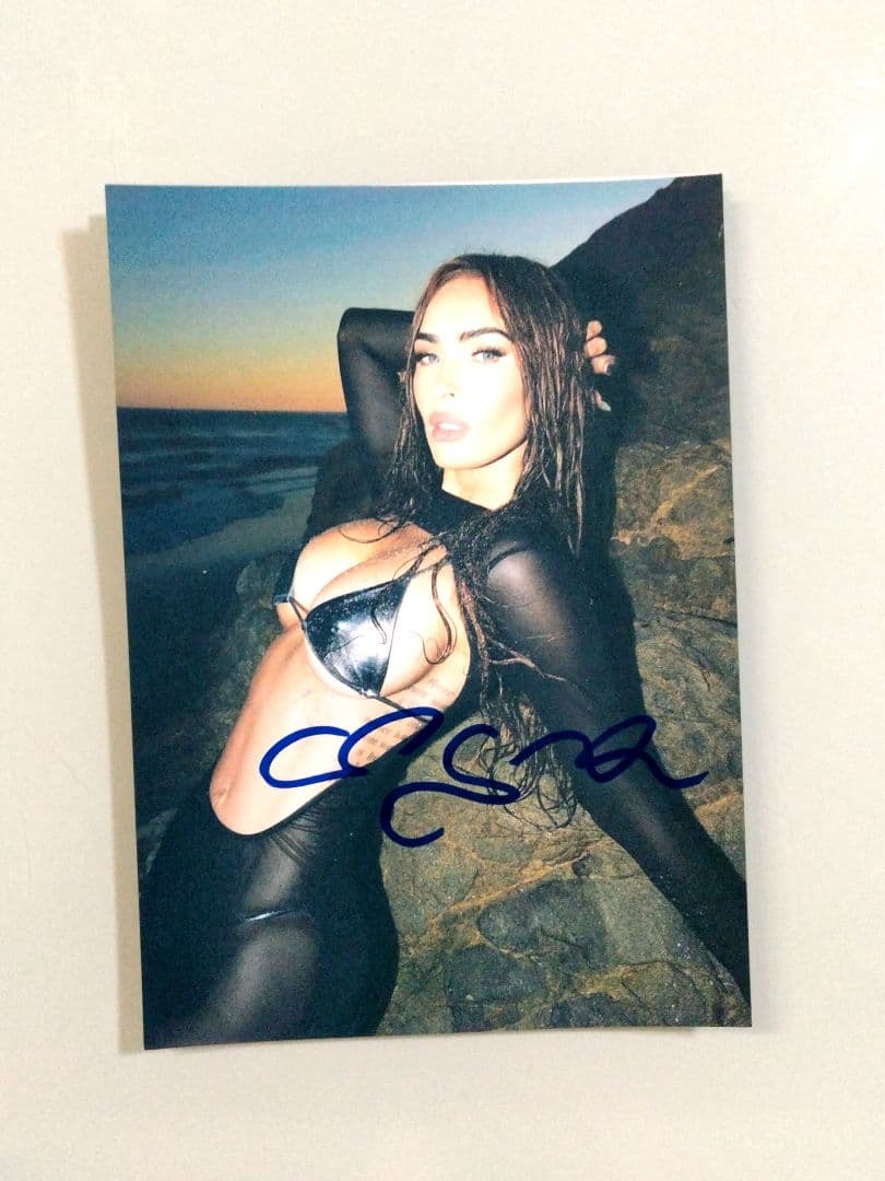 セール中…ミーガン・フォックス直筆サイン入り2Lサイズ写真… Megan Fox