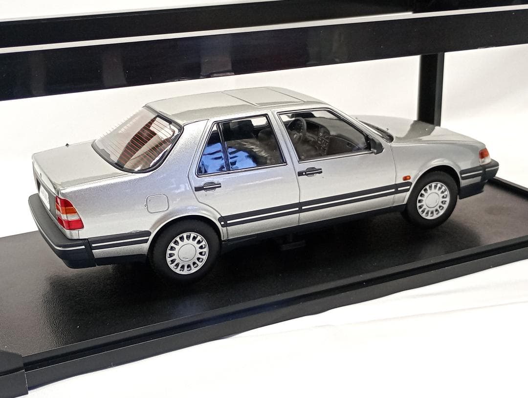トリプル9 1/18 サーブ 9000 CD ターボ 1990 (シルバー)