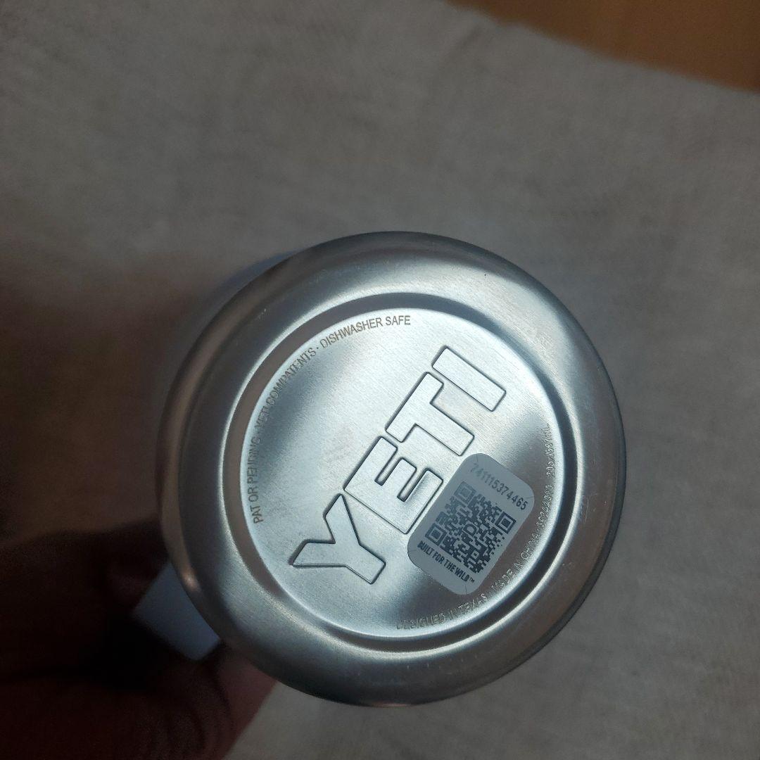 YETI Rambler 20 oz Travel Mugブルー水色