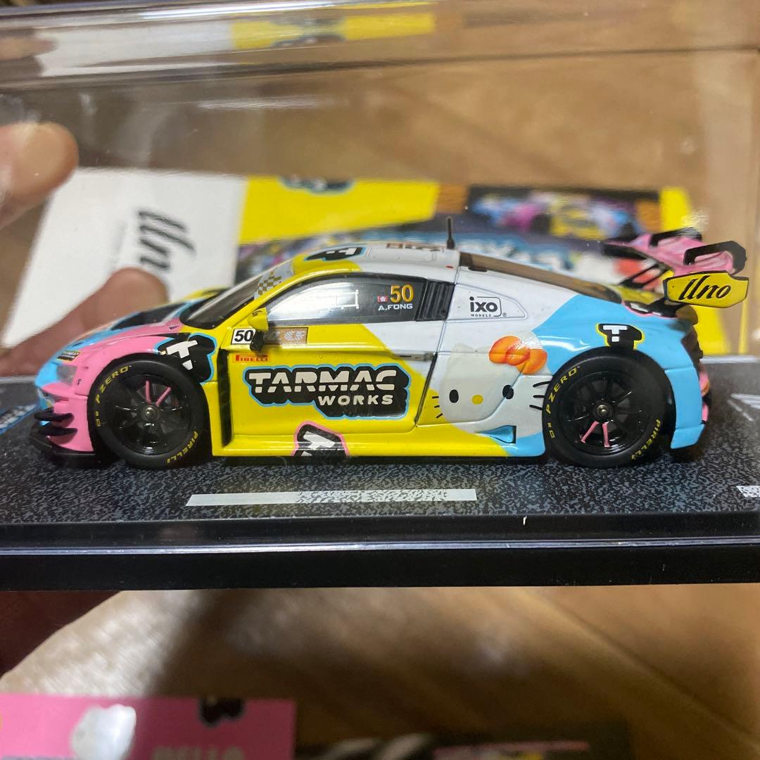Tarmac Works ハローキティ 50周年記念 ミニカー 1/43