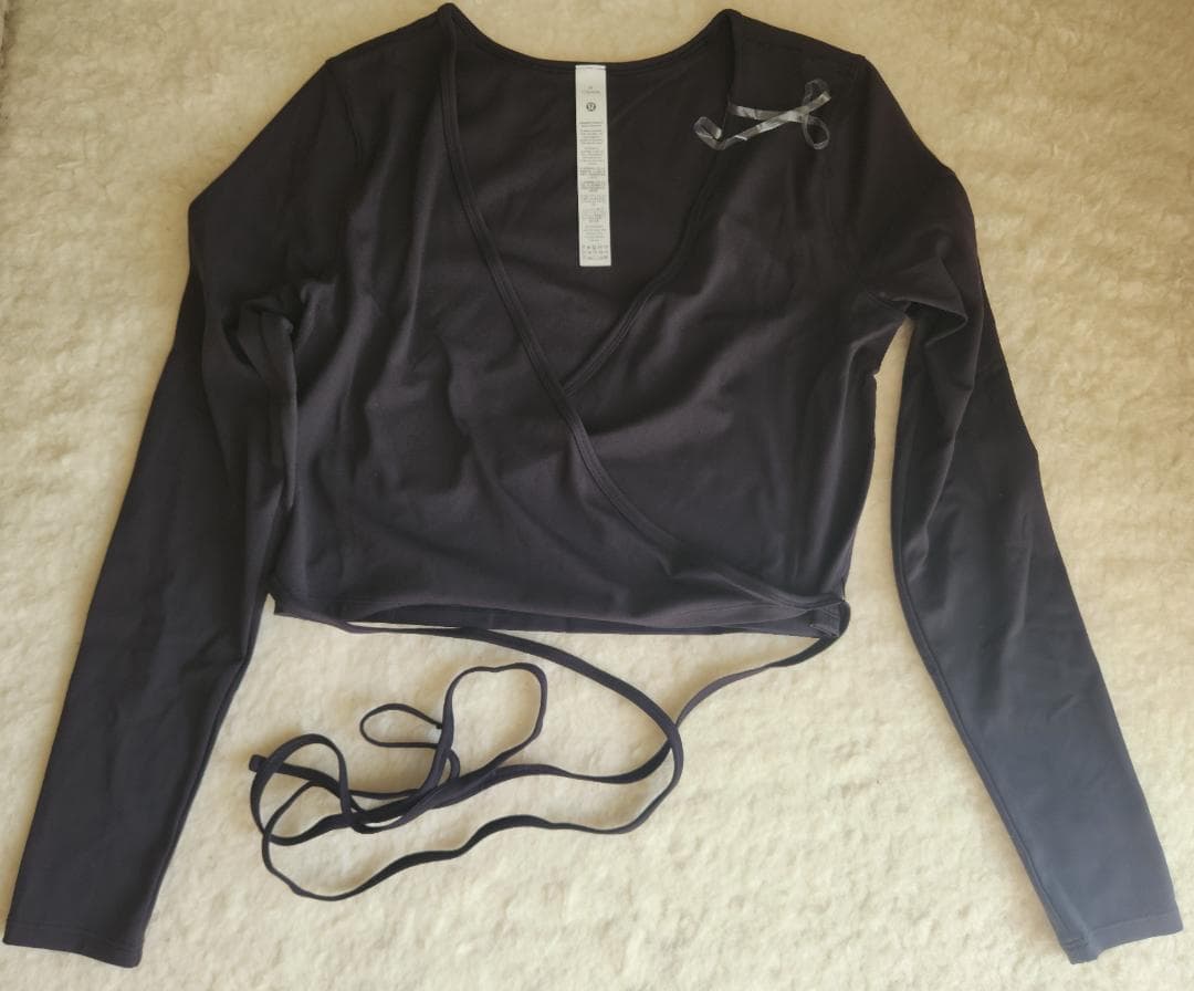 lululemon Nulu 長袖クロップラップ