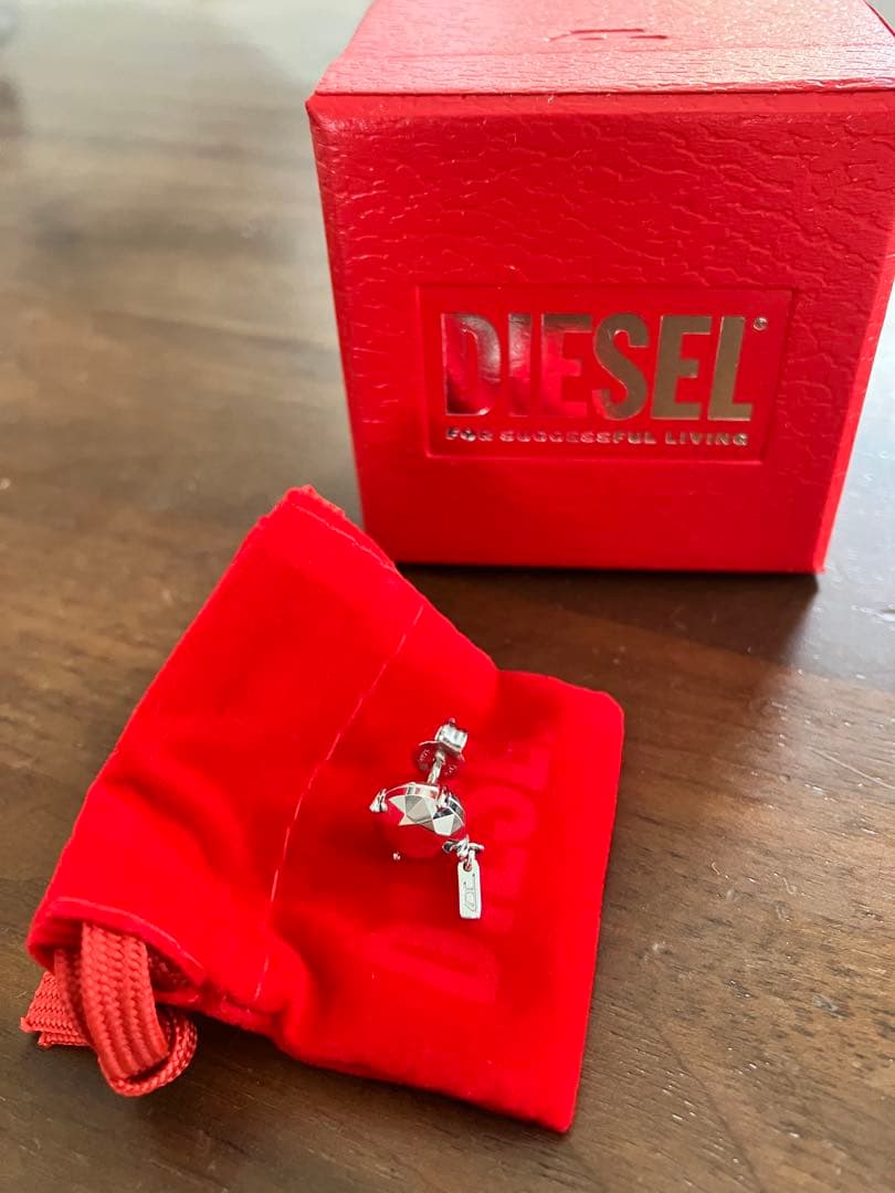 【新品未使用】DIESEL ピアス　シルバー　片耳用