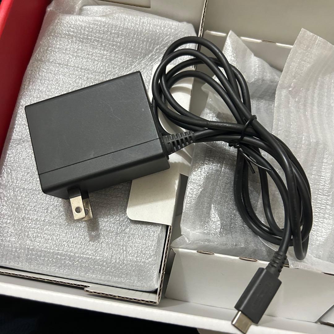 美品　Switch 本体　付属品完備　使用少ない　バッテリー強化版