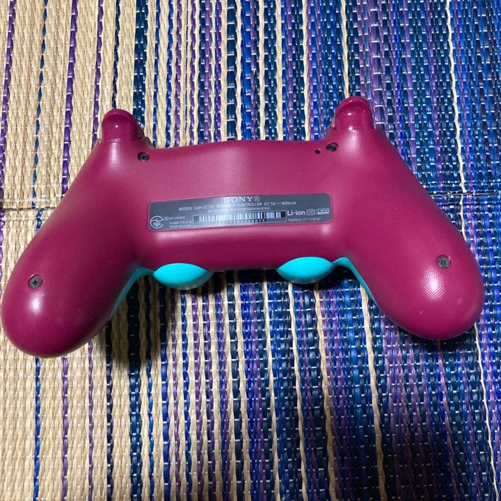 PS4本体1TB+ゲオ限定コントローラー+ソフト1つ