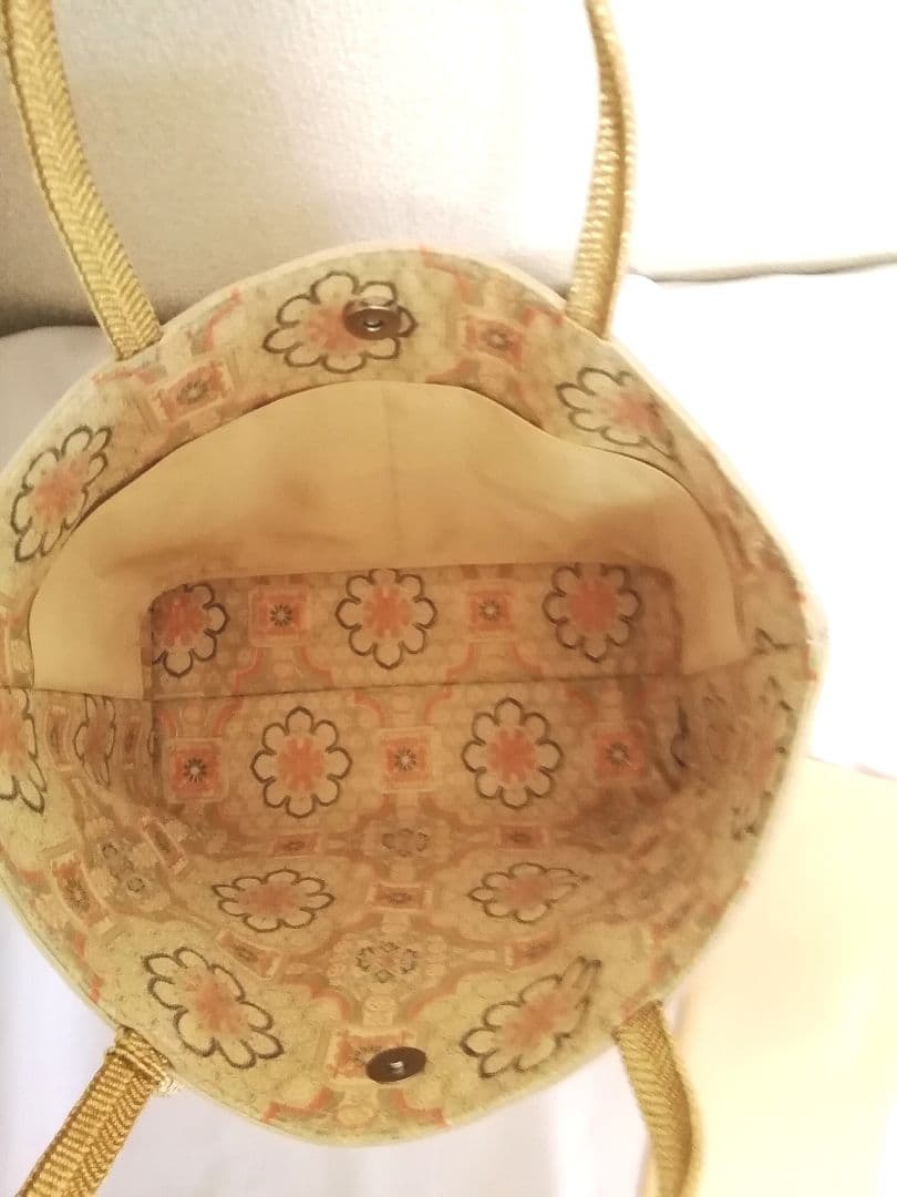 高級中国３大蘇州刺繍正絹袋帯リメイクした手提げバッグ　タッセル付き