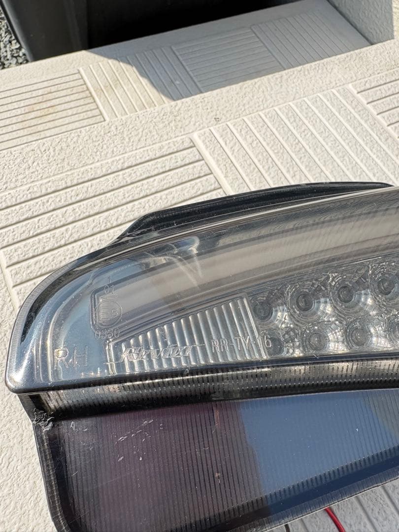 REVIER スモーク　プリウス 30 デイライト