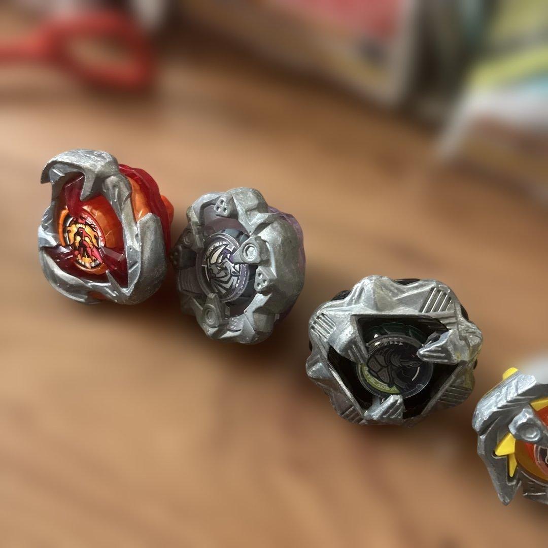 R*o様 Beyblade X ダブルエクストリームスタジアムセットベイ6個ラン
