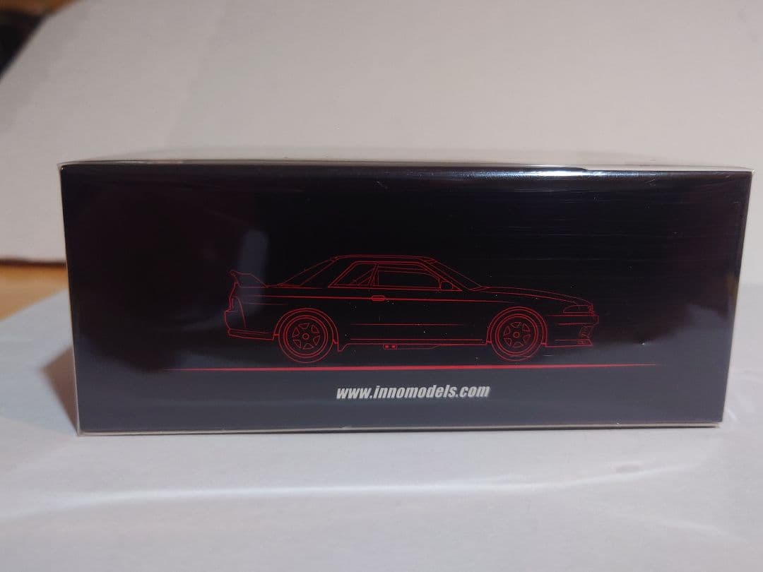 イノモデル　日産　スカイライン　GT-R R32 BNR32 1/64