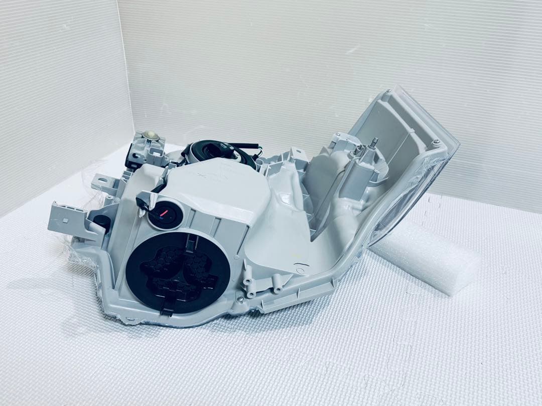 ★新車取外し★ ハイエース 純正 LEDヘッドライト インナーブラック