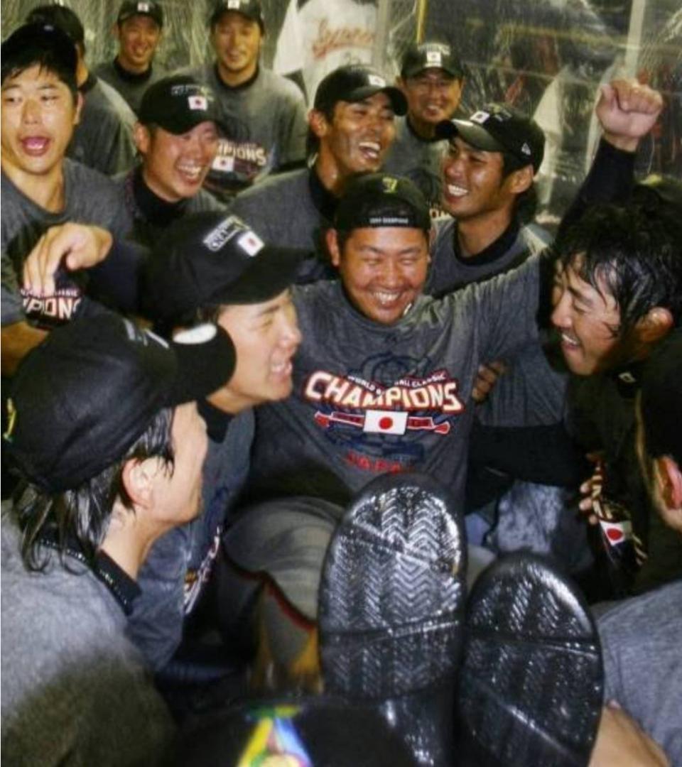 第２回WBC 優勝記念Tシャツ　シャンパンファイト用　新品