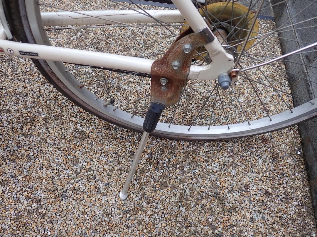 白いクロスバイク スポーツサイクル　アルミフレーム 27インチ　SHIMANO