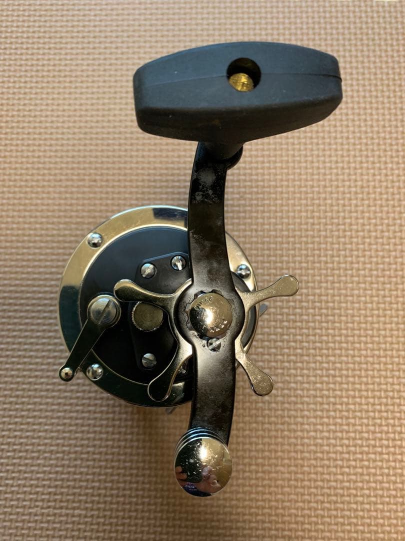 PENN 320GTI ハイスピード両軸リール